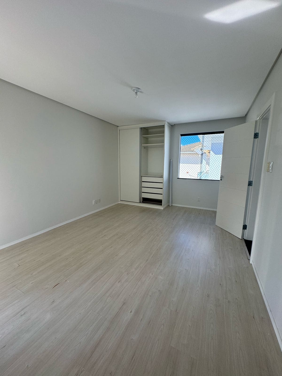 WhatsApp Image 2025-03-31 at 15.58.13 (2)